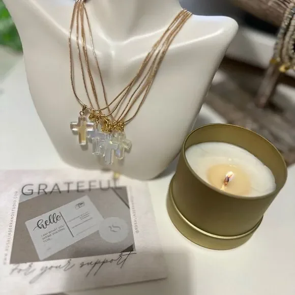 Cross necklace - Picture 2 of 3